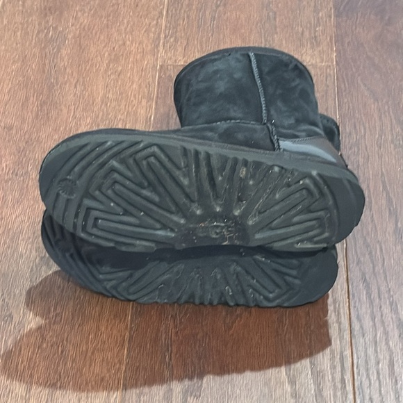 UGG Classic Black Boots Size 4 - Picture 5 of 6